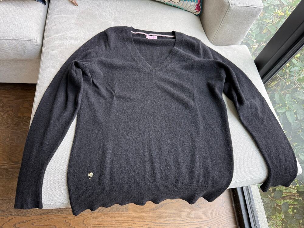 Lilly Pulitzer Cashmere Long Sweater Black
XL EUC